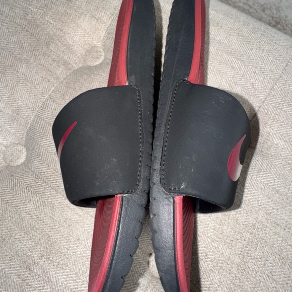 Nike Kids Sandals - Black and Red - Picture 3 of 6